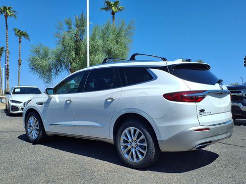 Used 2021 Buick Enclave Essence w/ Sound and Sites Package AWD/4WD image 8