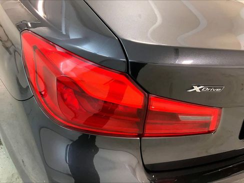 Used 2019 BMW 530i xDrive w/ Executive Package image 28