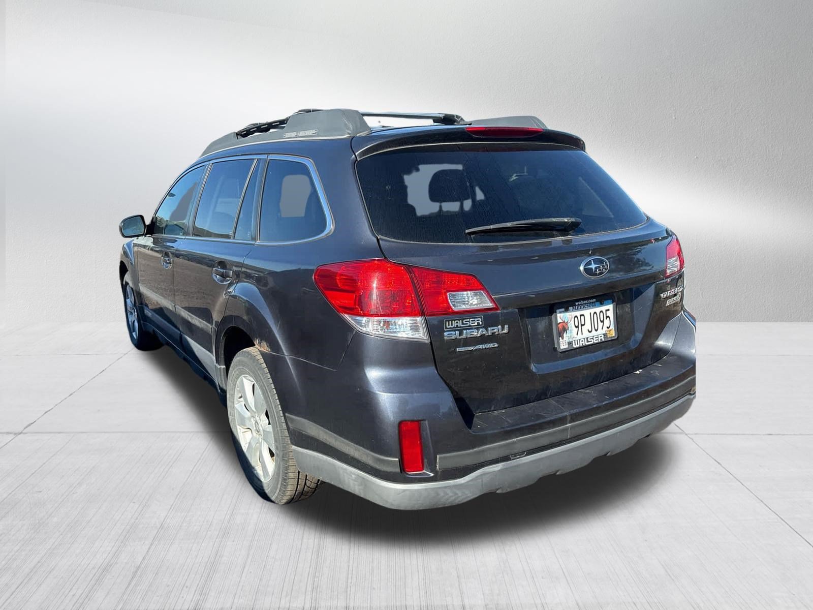Used 2010 Subaru Outback 2.5i Limited AWD/4WD image 9