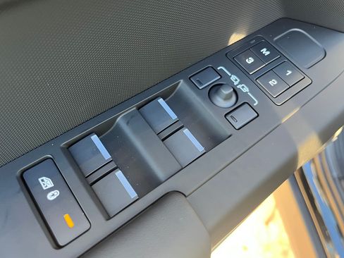 Used 2026 Land Rover Defender 110 S AWD/4WD image 31