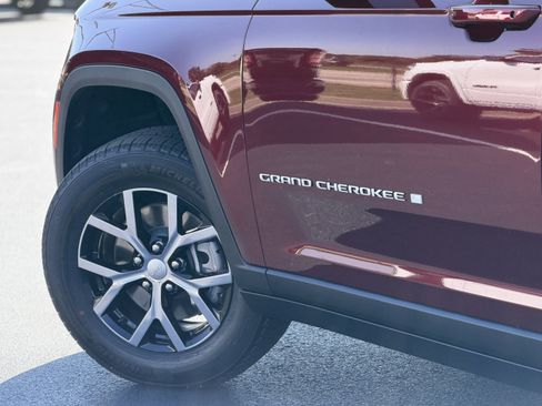 New 2025 Jeep Grand Cherokee L Limited image 9