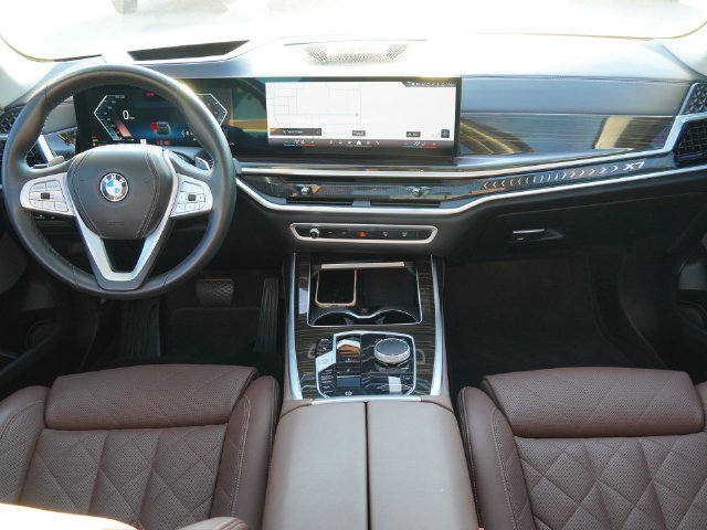 Used 2024 BMW X7 xDrive40i AWD/4WD image 25