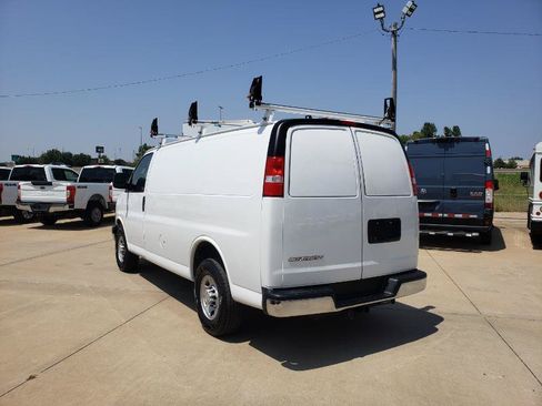 Used 2020 Chevrolet Express 2500 w/ Driver Convenience Package RWD image 9