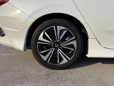 Used 2016 Honda Civic EX-T image 9