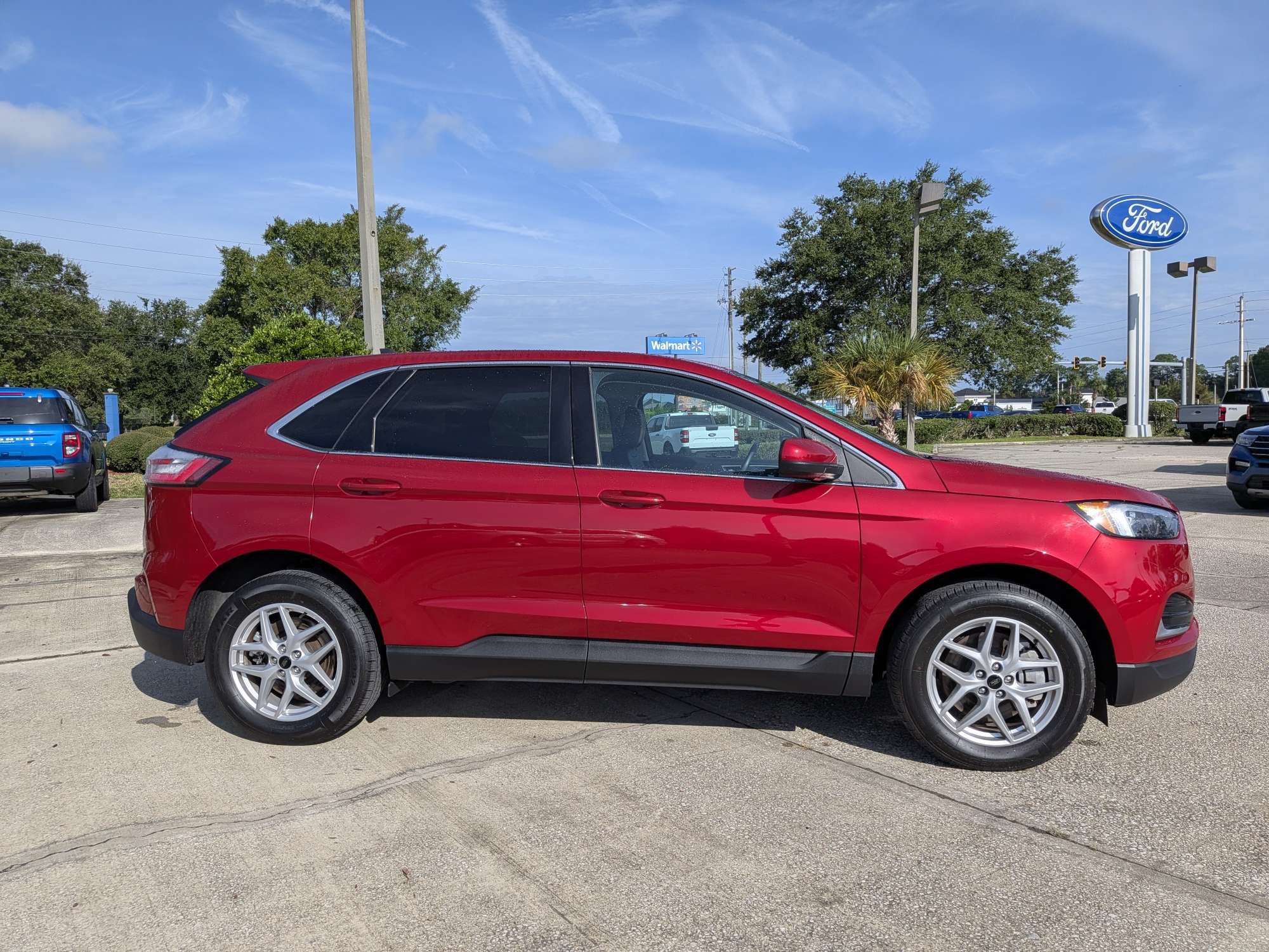 Used 2024 Ford Edge SEL AWD/4WD image 3