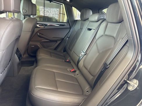 Used 2024 Porsche Macan w/ Premium Plus Package image 25