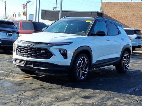 Used 2024 Chevrolet TrailBlazer RS w/ Convenience Package image 3