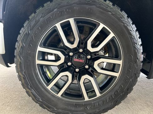 Used 2021 GMC Sierra 1500 AT4 w/ AT4 Preferred Package AWD/4WD image 27