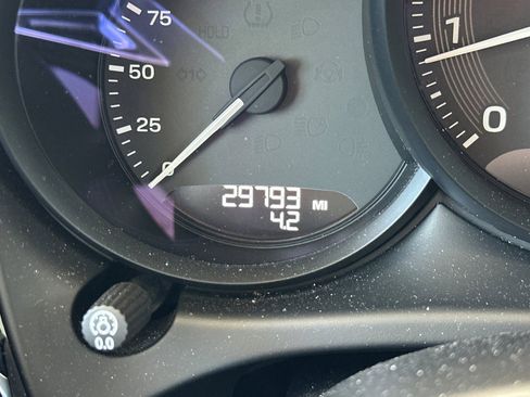 Certified 2023 Porsche Macan AWD/4WD image 26