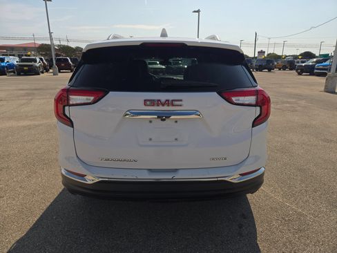 Used 2023 GMC Terrain SLT AWD/4WD image 4