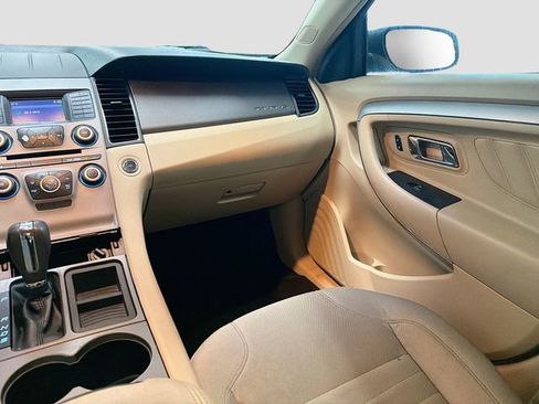 Used 2016 Ford Taurus SE image 16
