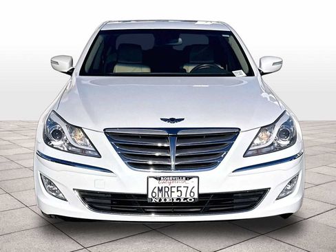 Used 2012 Hyundai Genesis 3.8 w/ Premium Pkg RWD image 3