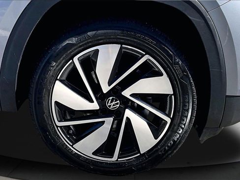 Used 2024 Volkswagen Atlas SE image 34