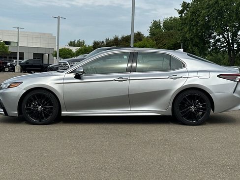 Used 2023 Toyota Camry XSE image 8