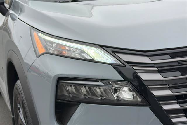 New 2026 Nissan Rogue SV FWD image 30