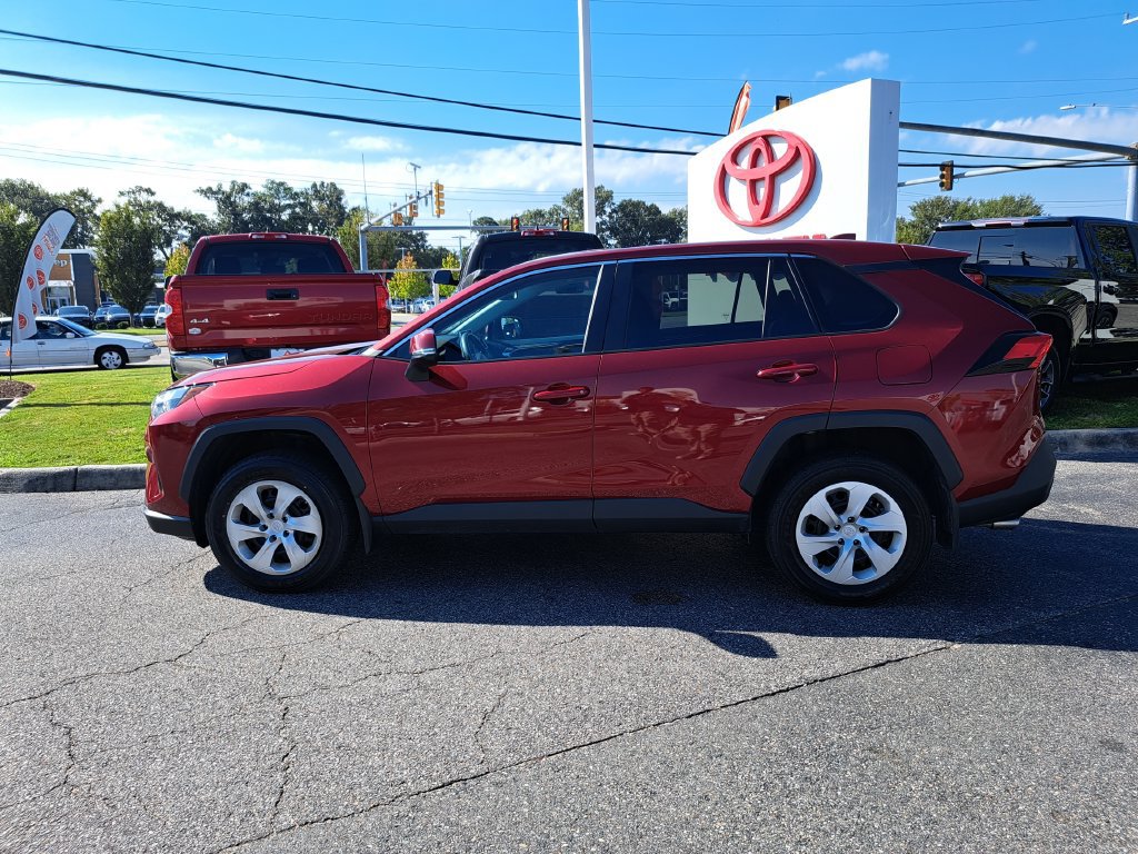 Used 2024 Toyota RAV4 LE AWD/4WD image 12