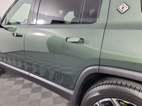 Used 2025 Rivian R1S Adventure AWD/4WD image 35