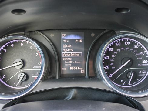 Used 2020 Toyota Camry SE image 24