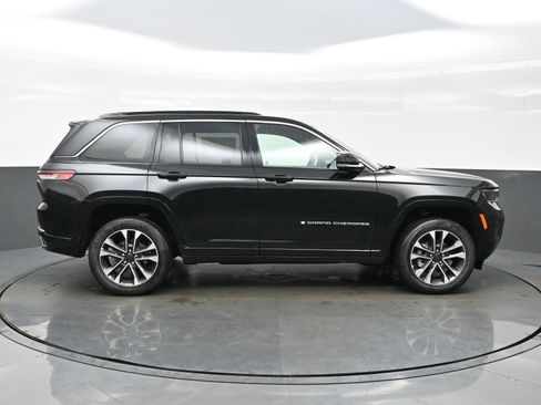 New 2025 Jeep Grand Cherokee Overland w/ Luxury Tech Group IV image 7