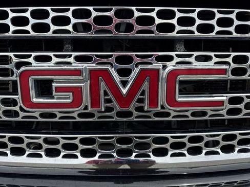 Used 2011 GMC Sierra 2500 Denali AWD/4WD image 29
