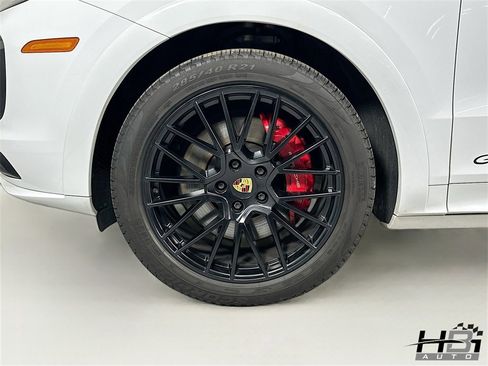 Used 2022 Porsche Cayenne GTS w/ Premium Package Plus image 21