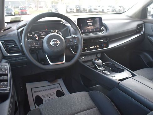 Used 2023 Nissan Rogue SV FWD image 27