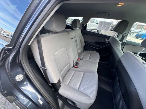 Used 2017 Hyundai Santa Fe SE FWD image 14