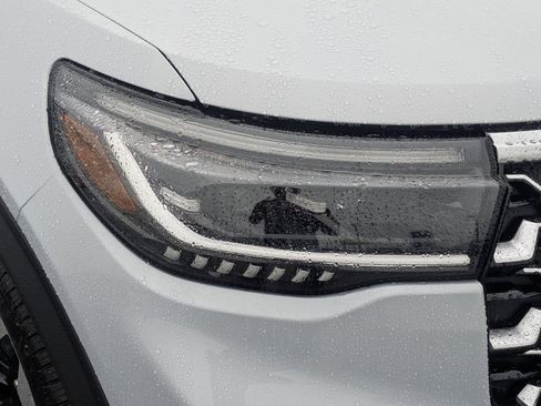 New 2026 Ford Explorer Platinum AWD/4WD image 9