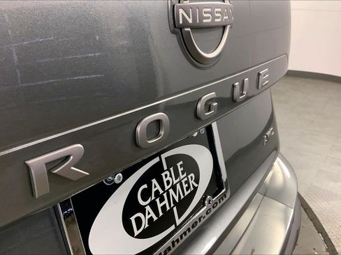 Used 2025 Nissan Rogue SV AWD/4WD image 10