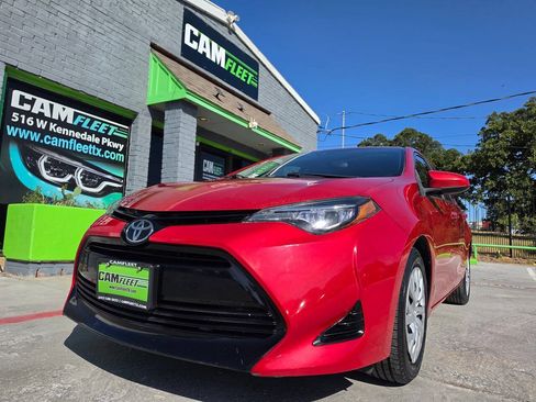 Used 2017 Toyota Corolla LE FWD image 2
