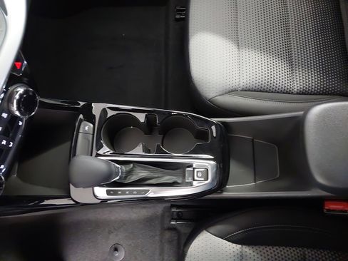 Used 2025 Chevrolet Trax LT w/ Driver Confidence Package image 22