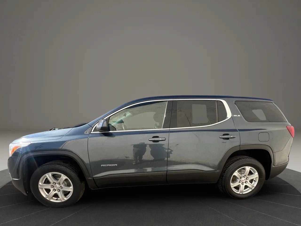 Used 2019 GMC Acadia SLE AWD/4WD image 8