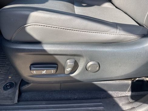 Used 2023 Lexus GX 460 Premium w/ Premium Package image 14