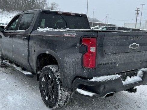 Used 2023 Chevrolet Silverado 1500 LT Trail Boss w/ LPO, Dark Essentials Package image 4