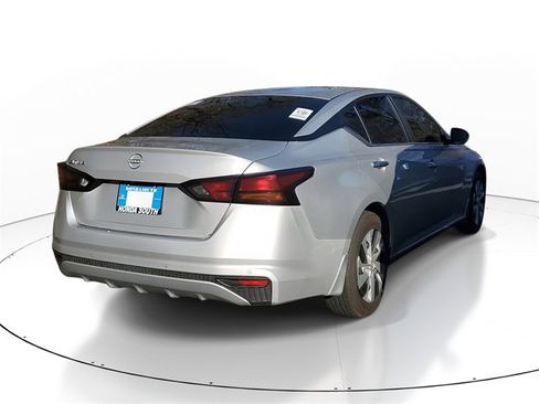 Used 2024 Nissan Altima 2.5 S image 6