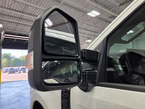 Used 2025 Ford F250 Platinum AWD/4WD image 13