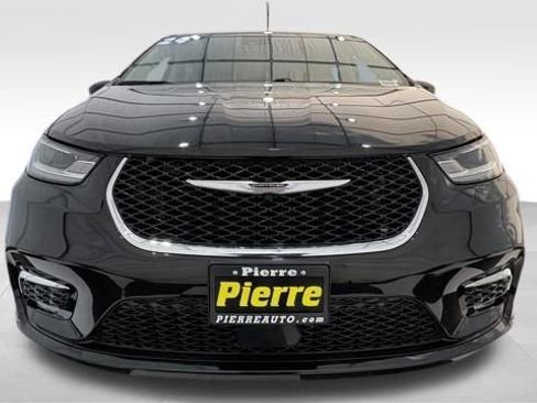 Used 2024 Chrysler Pacifica Select image 7