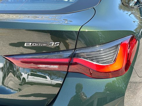 Used 2023 BMW i4 eDrive35 w/ Premium Package image 32