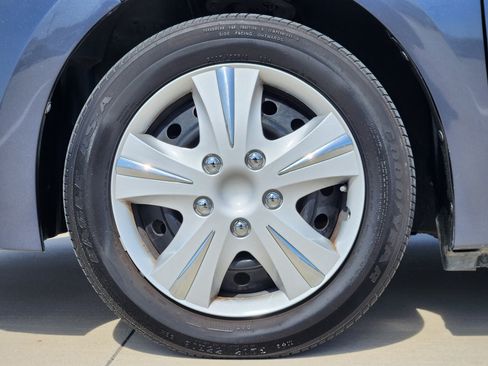 Used 2015 Toyota Corolla LE image 11