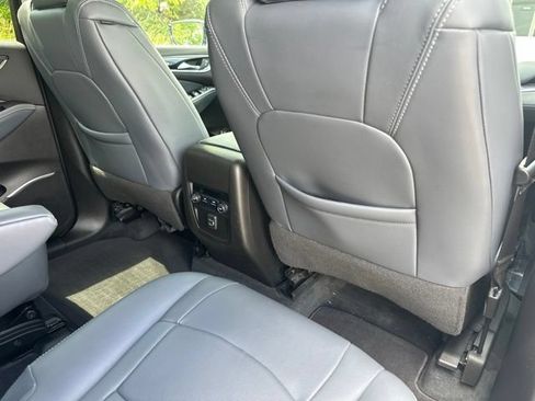 Used 2021 Buick Enclave Essence AWD/4WD image 48
