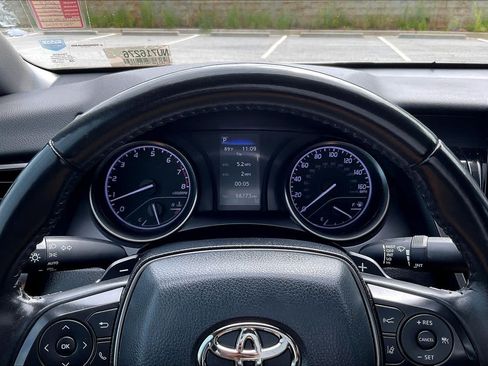 Used 2022 Toyota Camry SE FWD image 25
