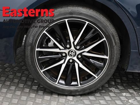 Used 2021 Toyota Camry SE FWD image 30