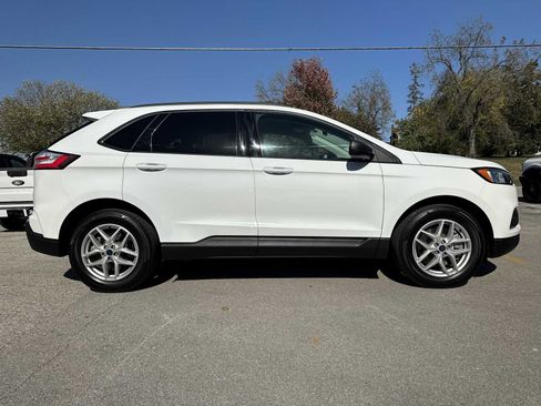 Used 2022 Ford Edge SE image 5