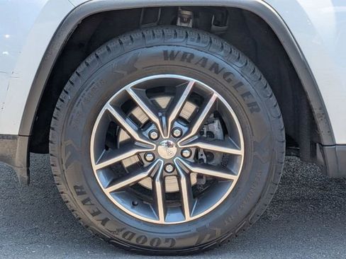 Certified 2017 Jeep Grand Cherokee Limited AWD/4WD image 37