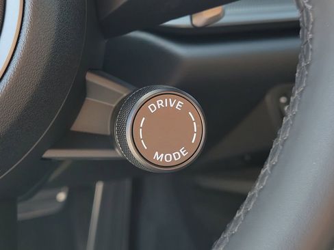 Certified 2025 Porsche 911 Carrera RWD image 41