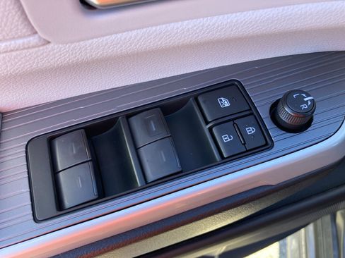 Certified 2025 Toyota Sienna XLE w/ XLE Plus Package image 15