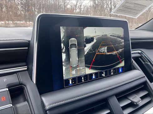 Used 2022 Chevrolet Suburban Z71 w/ Z71 Off-Road Package image 17