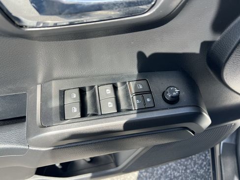 Used 2023 Toyota Tacoma TRD Off-Road AWD/4WD image 15