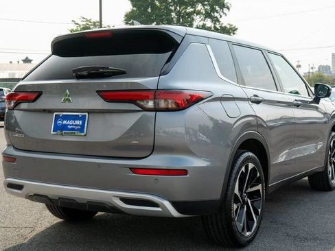 Used 2023 Mitsubishi Outlander SE AWD/4WD image 6
