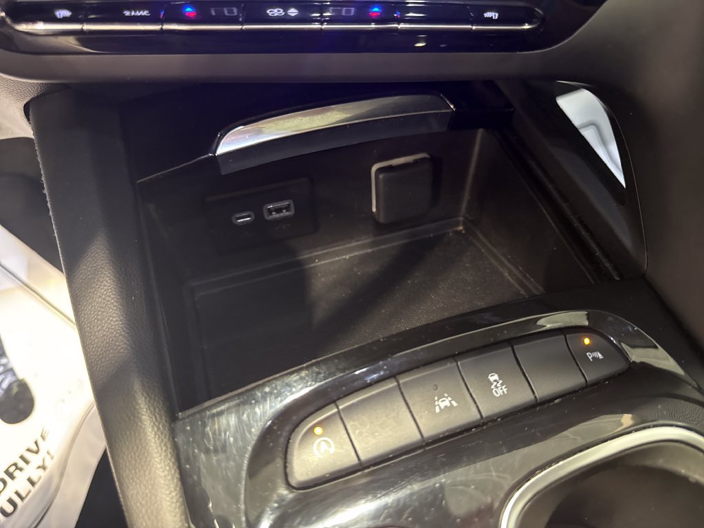 Used 2023 Buick Envision Essence w/ Sport Touring Package FWD image 21